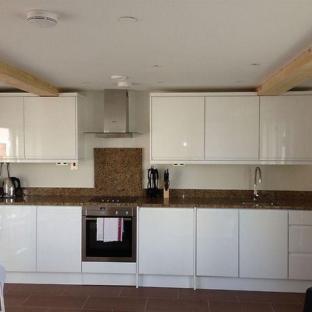 Max Serviced Apartments Commercial Road Лондон Екстер'єр фото