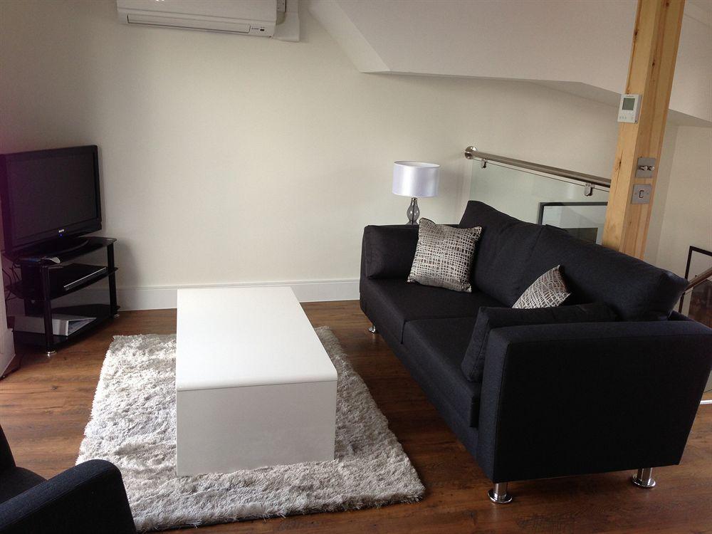 Max Serviced Apartments Commercial Road Лондон Екстер'єр фото