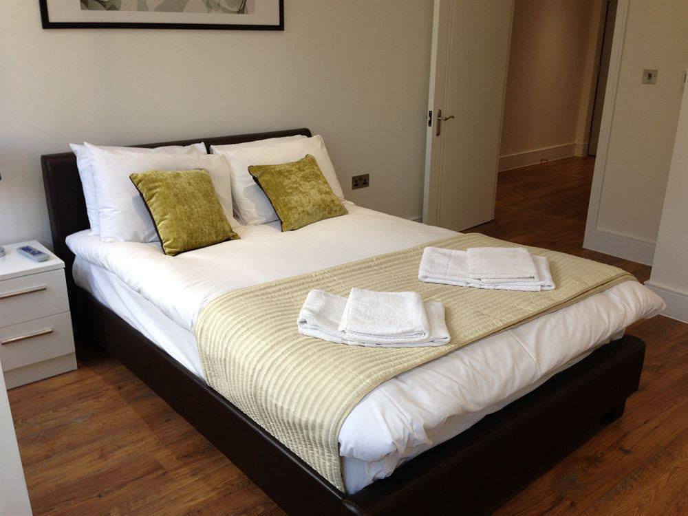 Max Serviced Apartments Commercial Road Лондон Екстер'єр фото